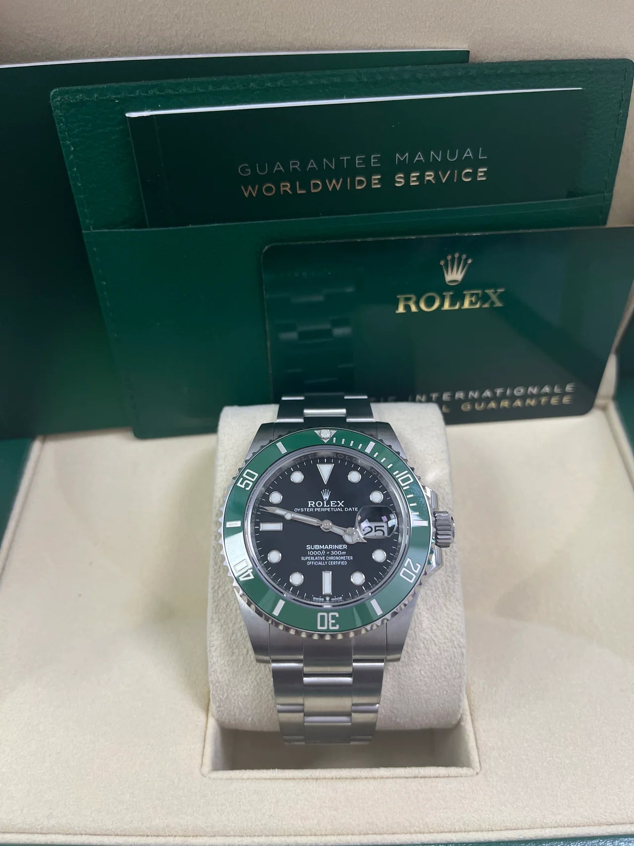 Submariner Date 41mm "Kermit"  REF.126610LV.