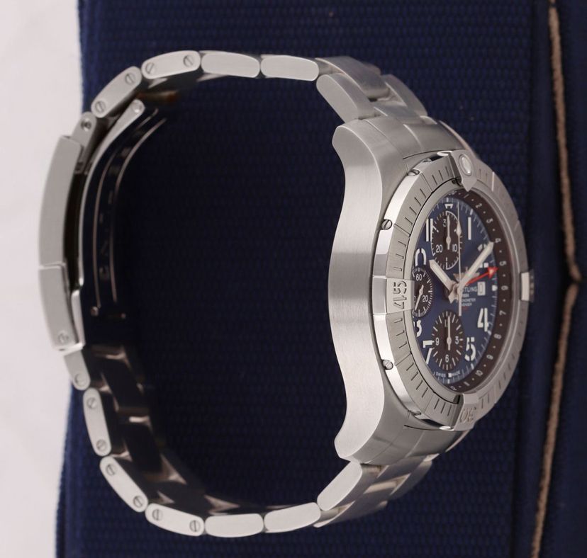 Breitling Avenger GMT 45mm