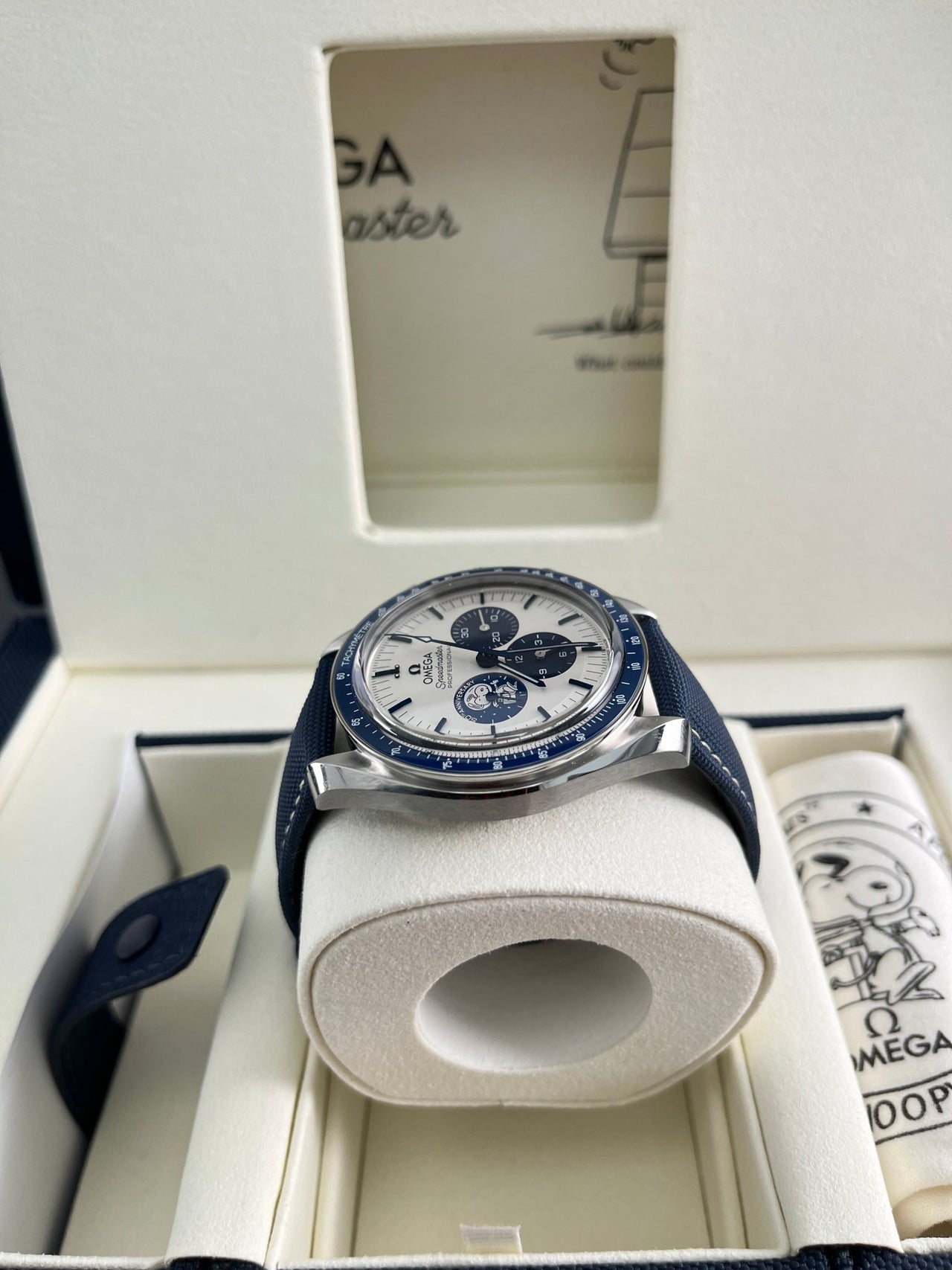 Omega Speedmaster Snoopy