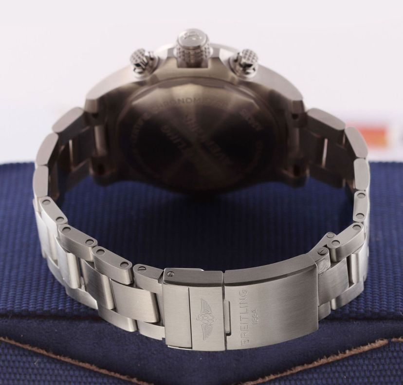 Breitling Avenger GMT 45mm